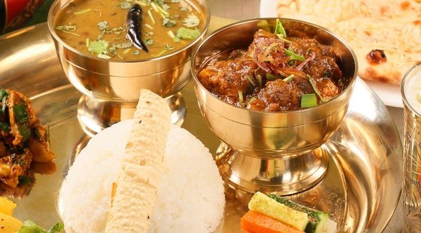 アースコンテンポラリー　インド・ネパール料理　カレー
